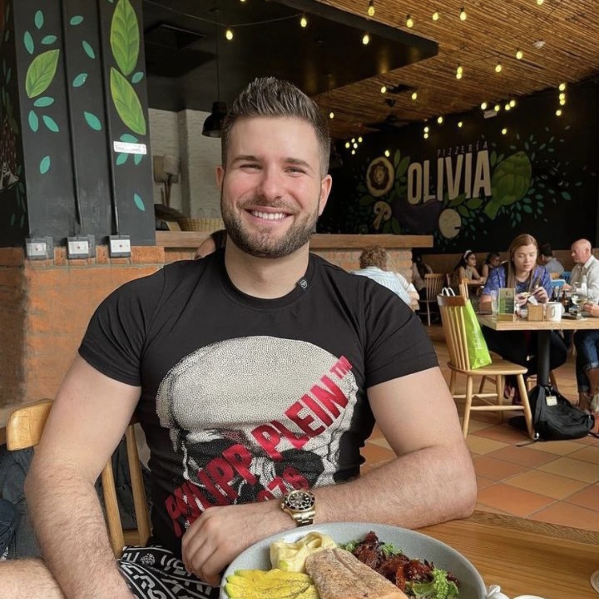 闪电加速器用户james,很满意闪电加速器